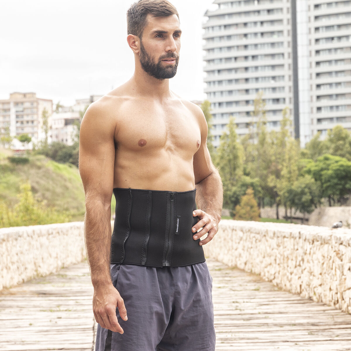 Pacco Piattaforma Vibrante con Altoparlante, Bande di Resistenza, Telecomando e Fascia Sauna InnovaGoods