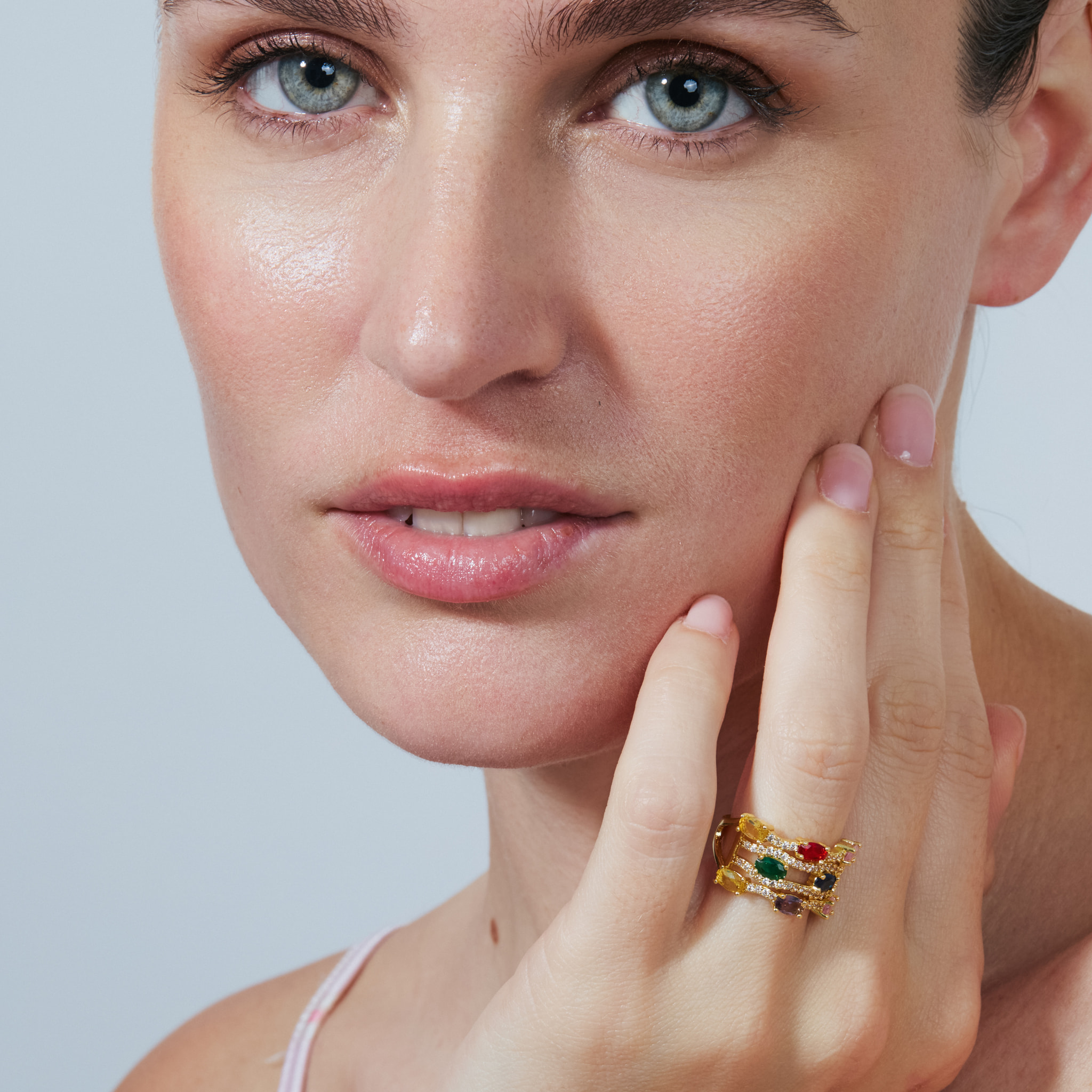 Anillo Rieu acabado oro amarillo 18k
