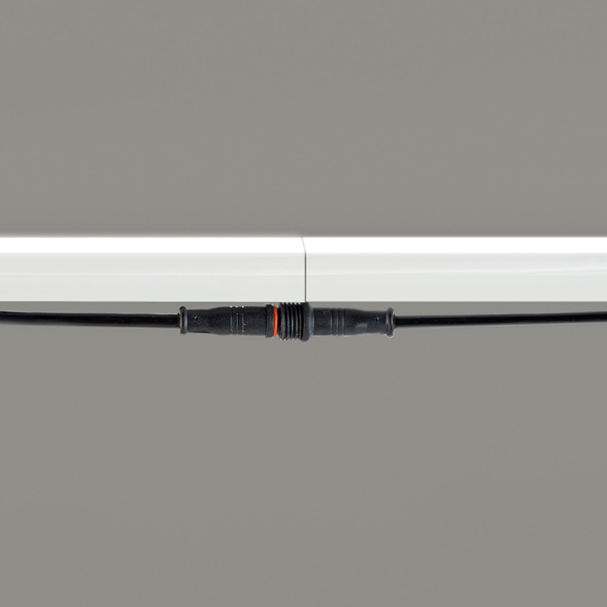 Ledsc4 LedsC4 - Tira LED Flexible 8000mm, Iluminación Decorativa para Hogar, 3529 Lúmenes, 3000K, Acabado Blanco, Material Resistente Poliuretano, Serie Asai Top Bend