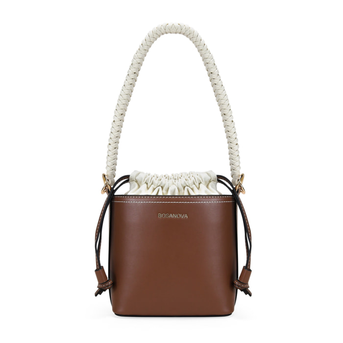 Bolso cubo cuero con asa trenzada