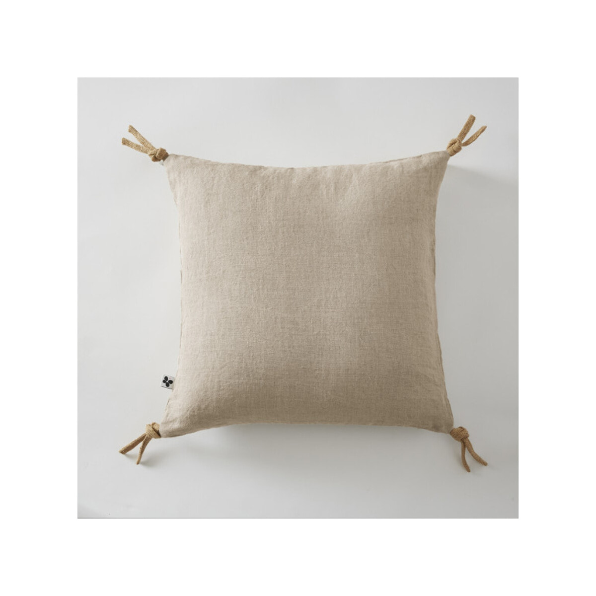 Coussin en lin lavé déhoussable 45 x 45 cm à pompons - 5 coloris - SOLINE