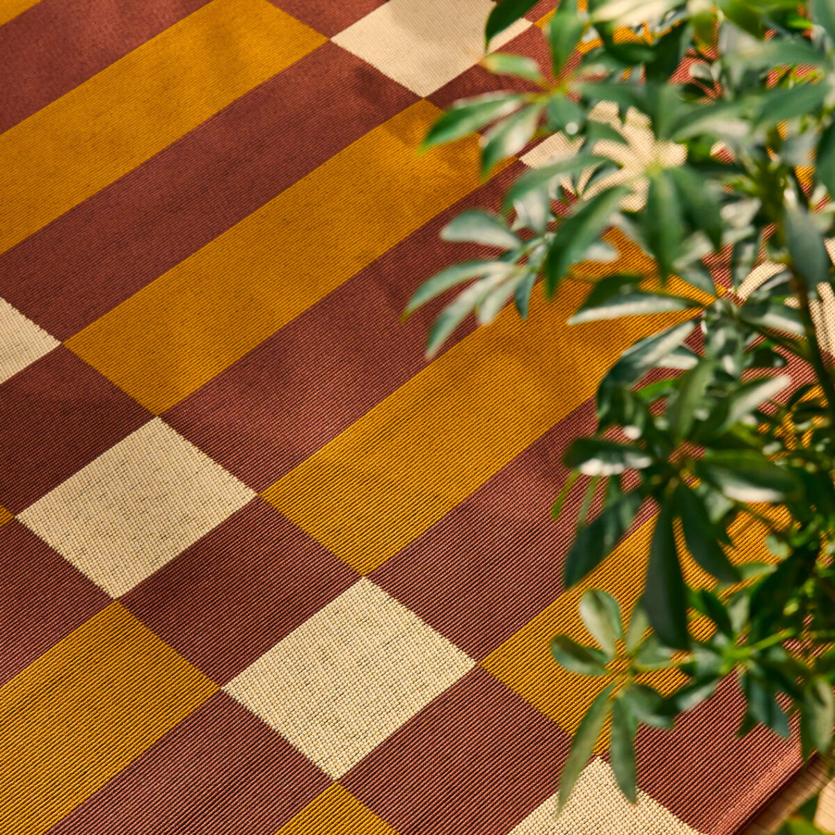 RIVIERA - Tapis intérieur/extérieur à motif carreaux marron