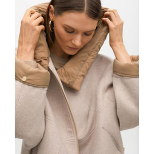 Cappotto Corto Bimateriale con Cappuccio