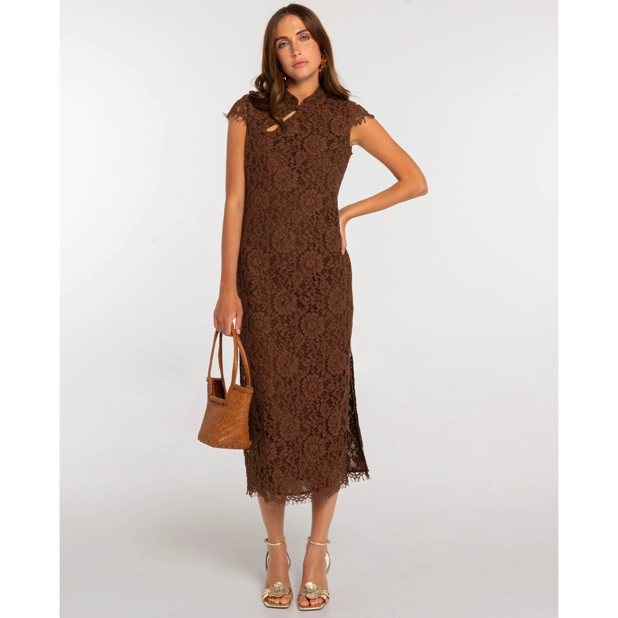 Vestido midi de encaje con cuello mao