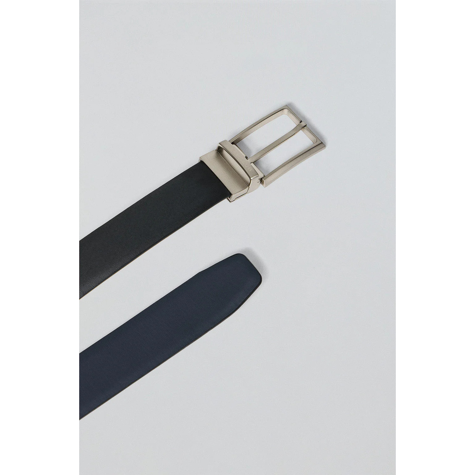 Cinturón clásico reversible Tyler negro y azul con detalle Polo Club