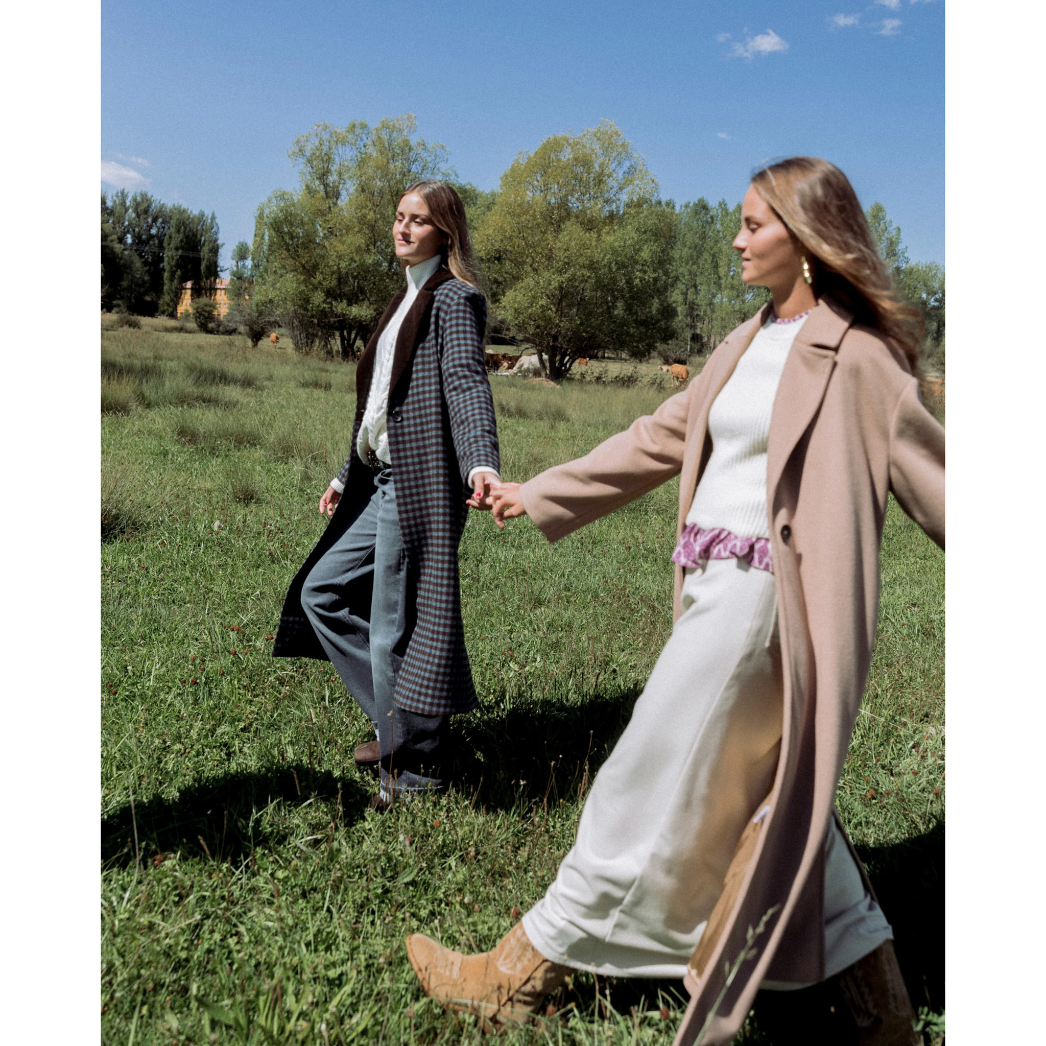 Abrigo  de mujer largo con cinturón