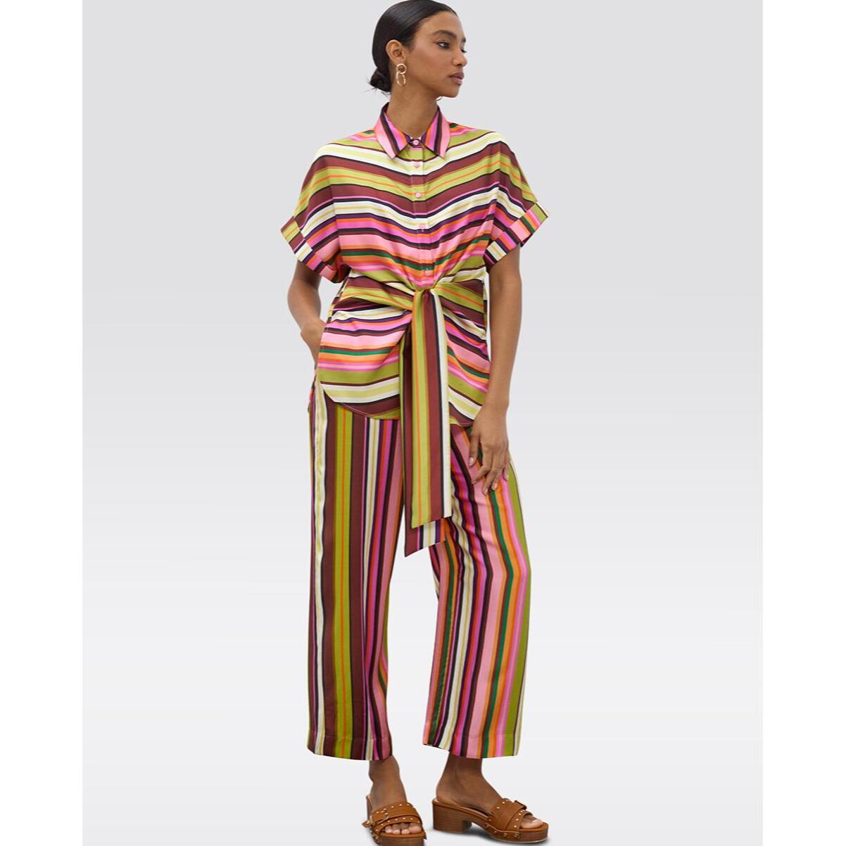 Blusa con cintura e stampa a righe multiple