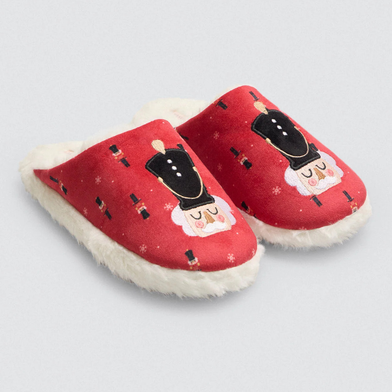 Sneakers da donna con stampa schiaccianoci