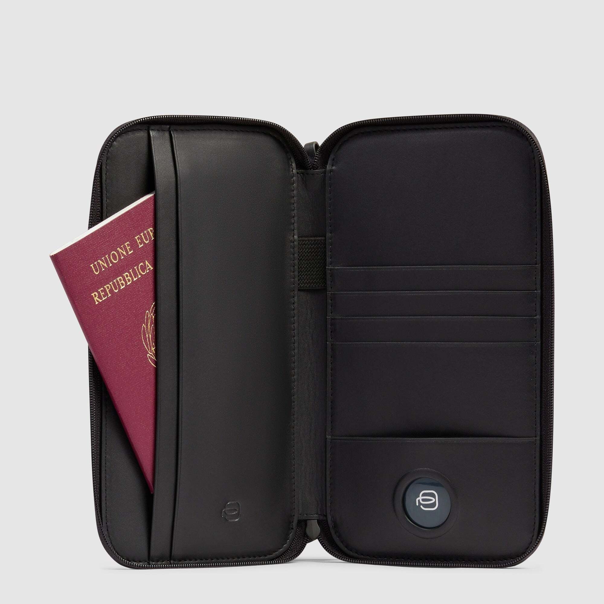 Piquadro Porta passaporto in tessuto riciclato