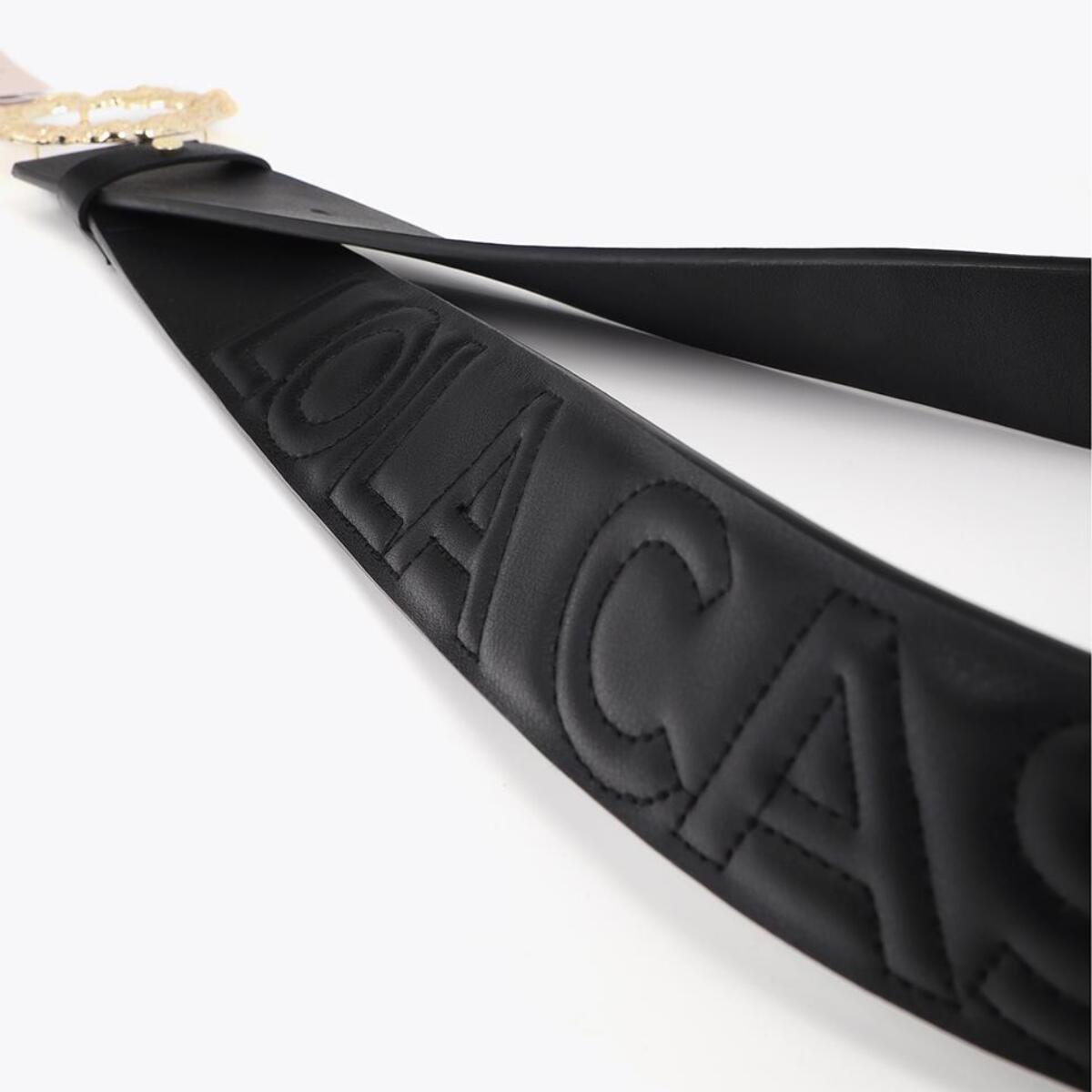 Cintura con fibbia dalla forma irregolare, cuciture testurizzate e con logo