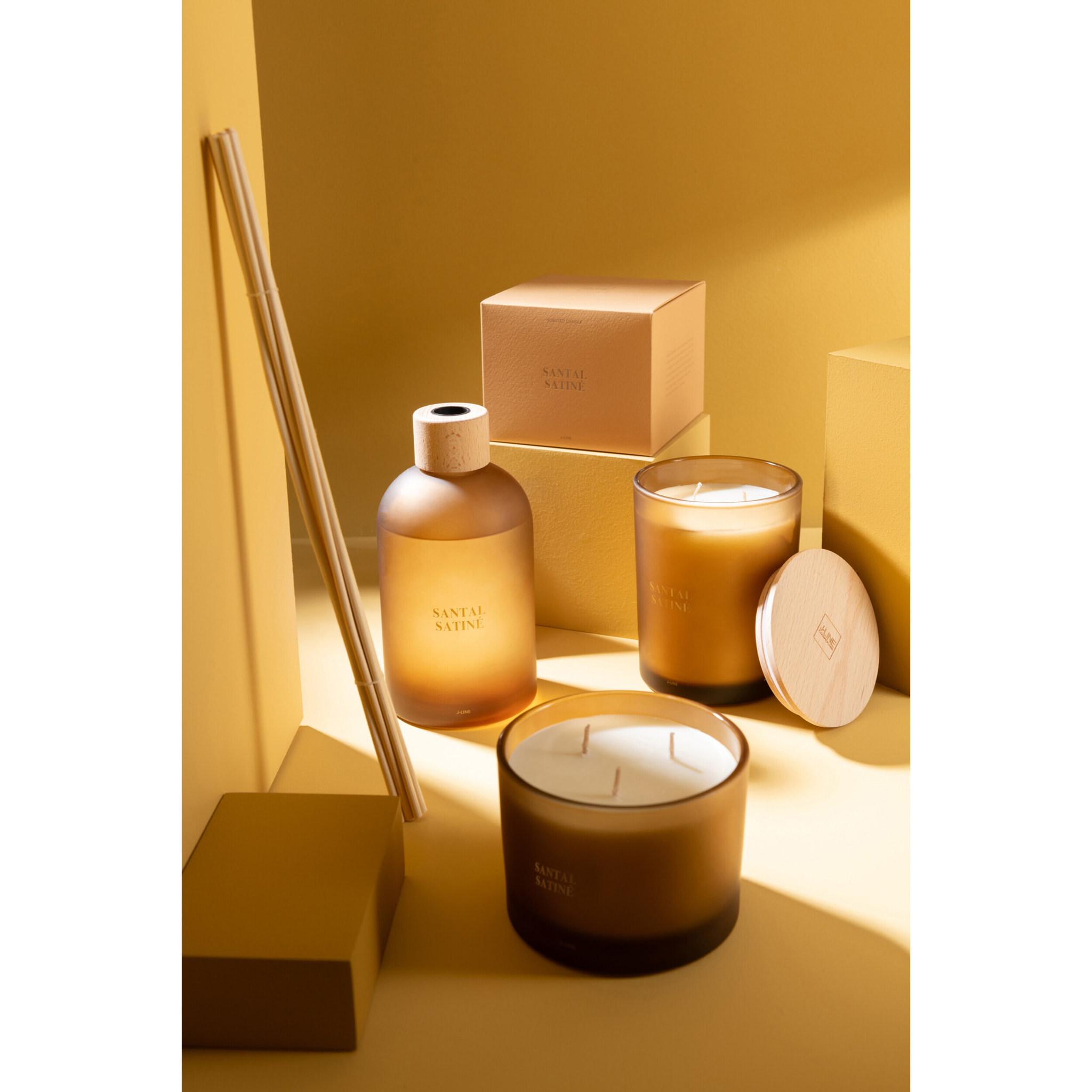 J-Line Bâtonnets parfumés Accords Essentiels - Santal Satiné - jaune - 550ml