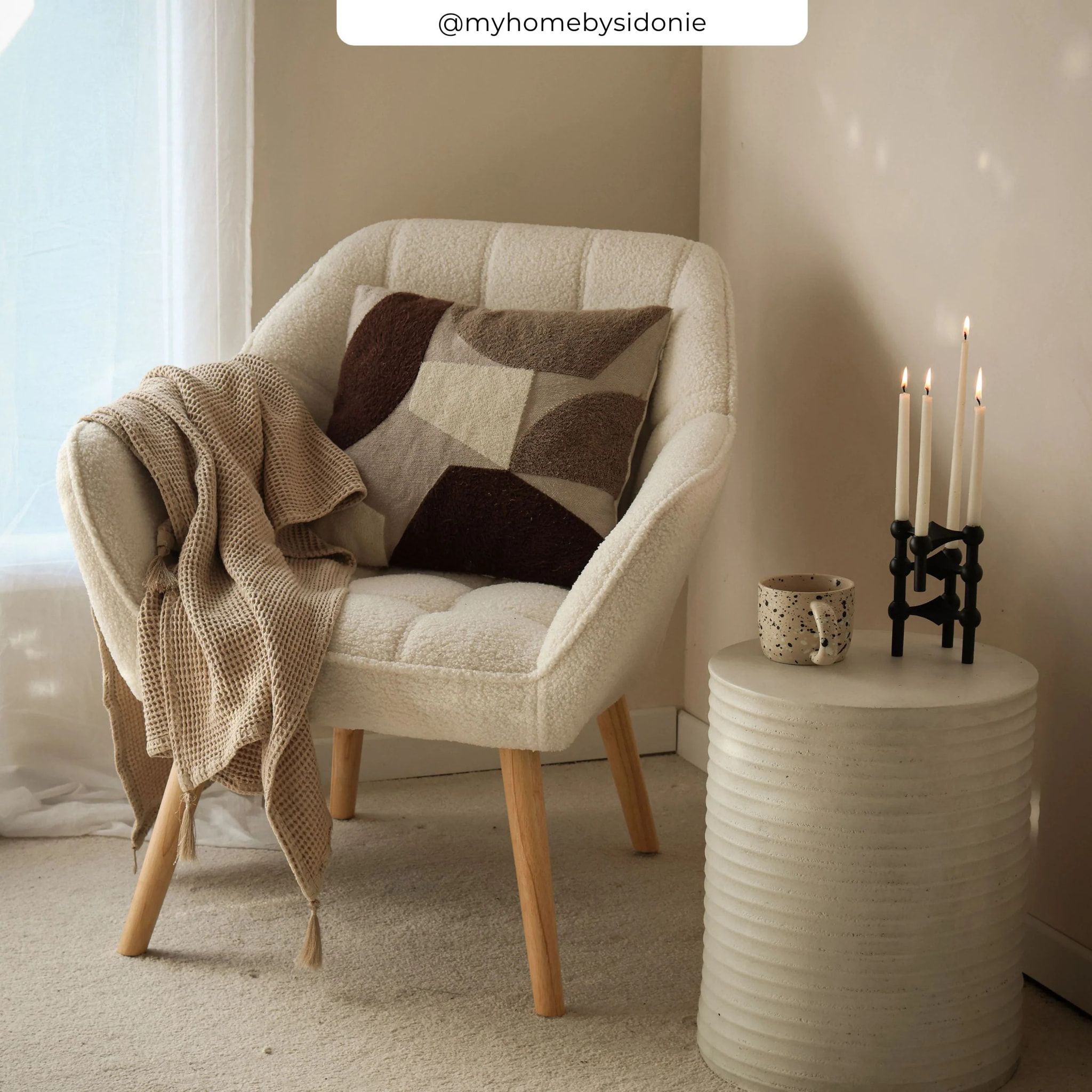 Fauteuil en tissu bouclé blanc - Simba