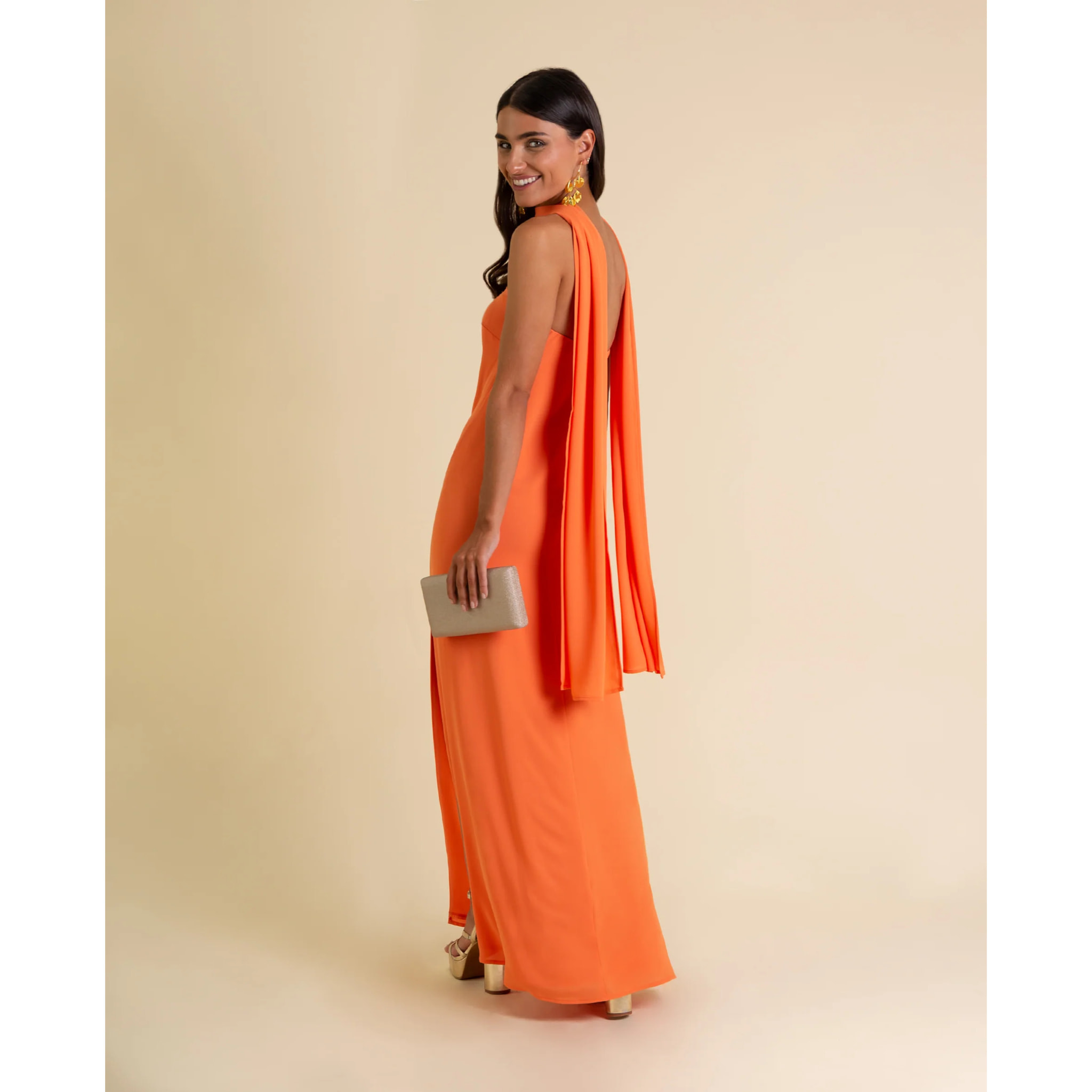 Vestido palabra de honor con foulard