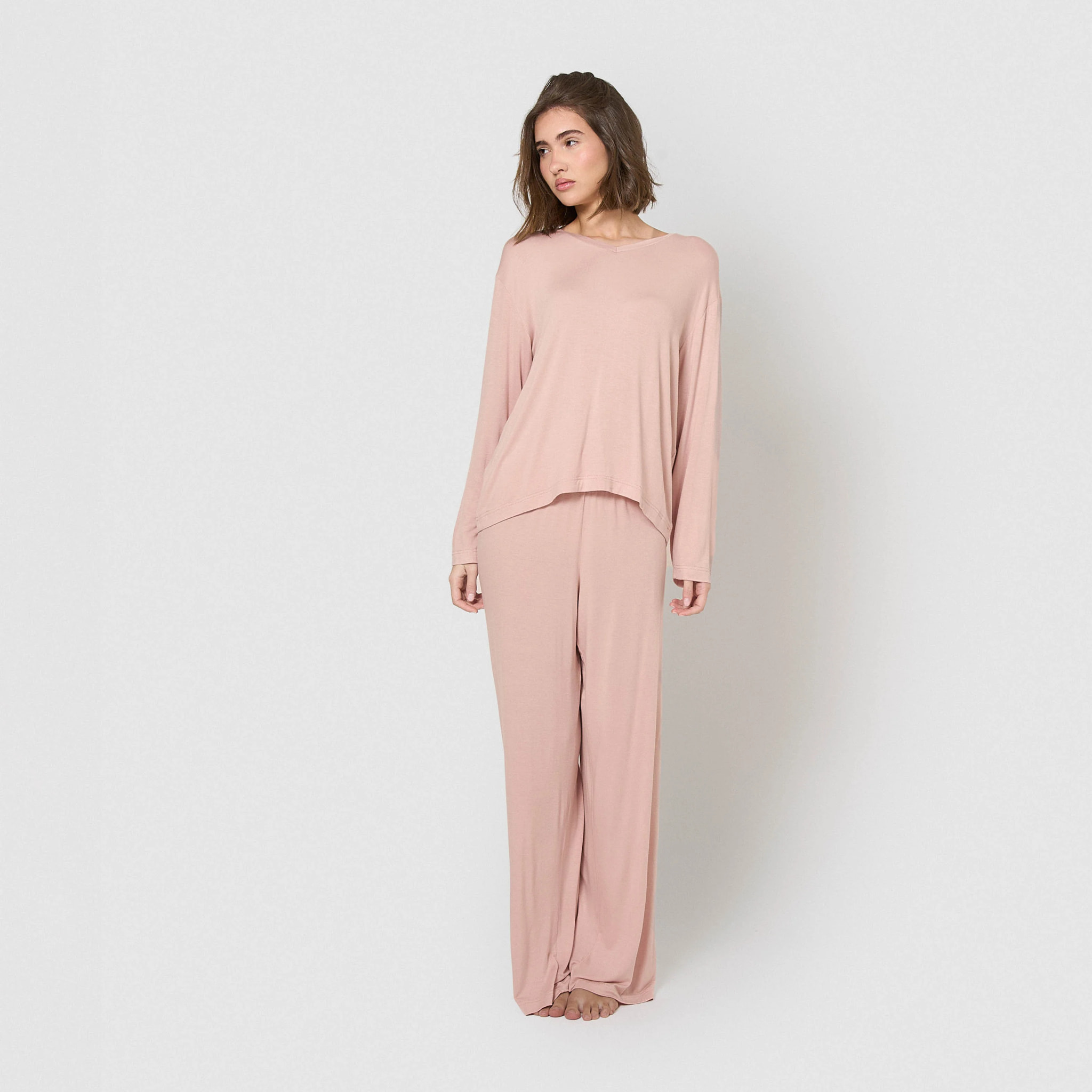 Pijama largo de viscosa rosa palo