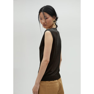 Top in maglia con occhielli