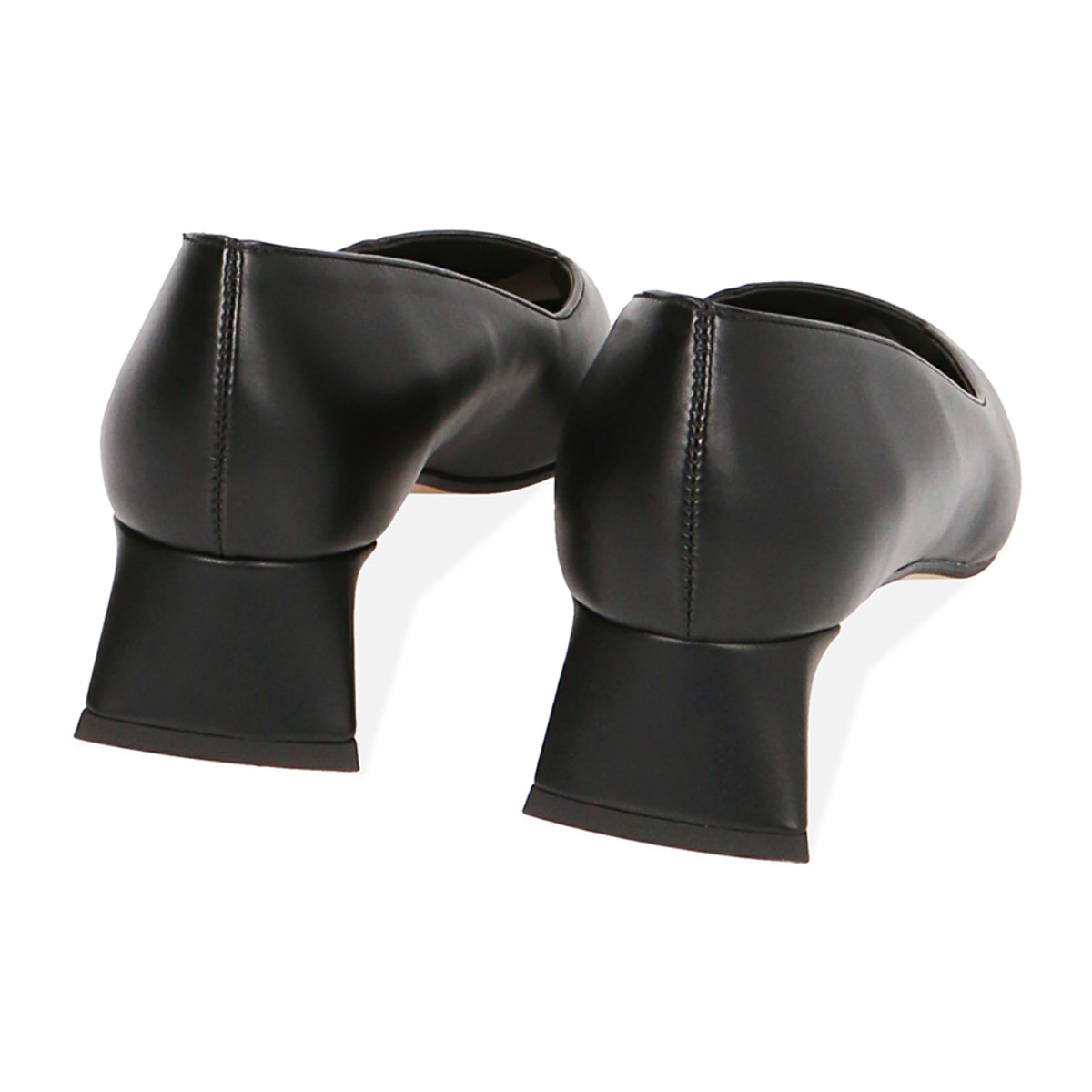 Salón negro, tacón 4 cm.