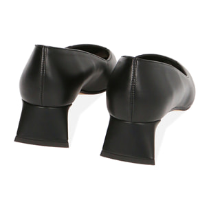 Salón negro, tacón 4 cm.