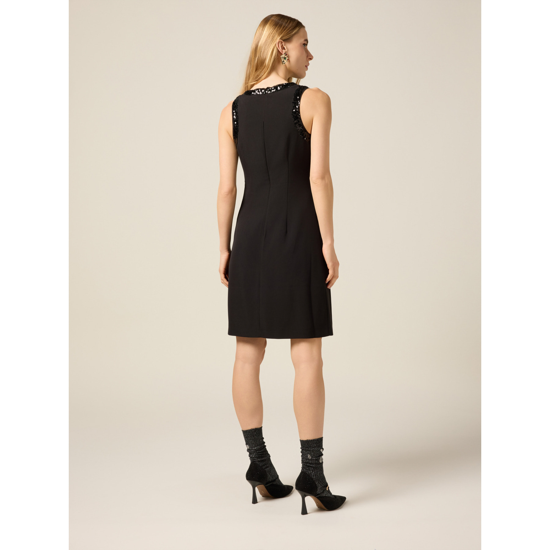 Oltre - Vestido tubo con bordes de lentejuelas - Negro