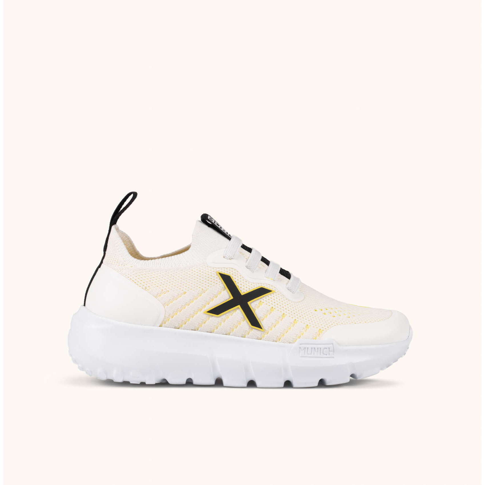 Zapatilla Deportiva de Diseño Futurista MUNICH JONY KID 15