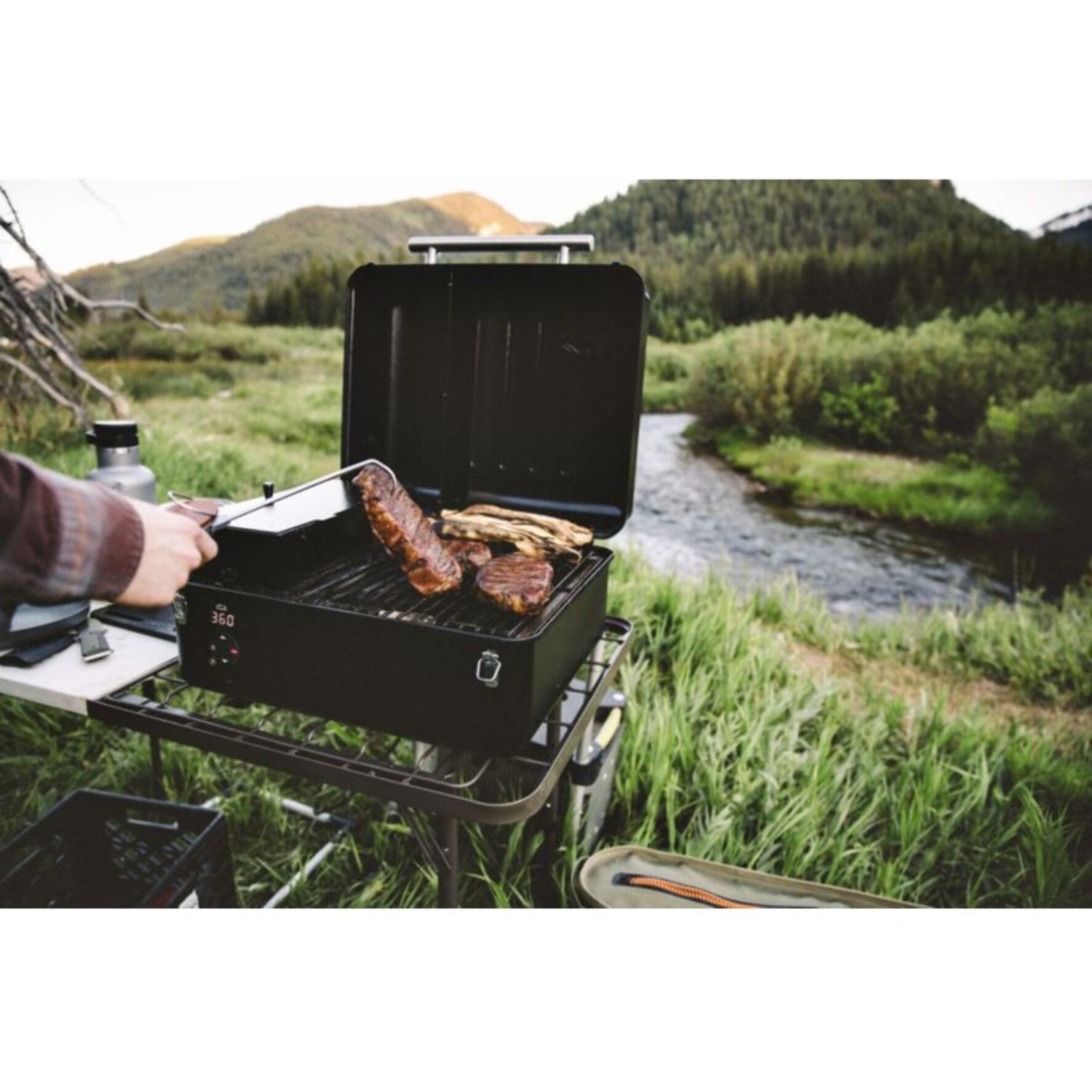 Barbecue pellet TRAEGER Ranger TFT18KLDE noir à poser, 40x29 cm