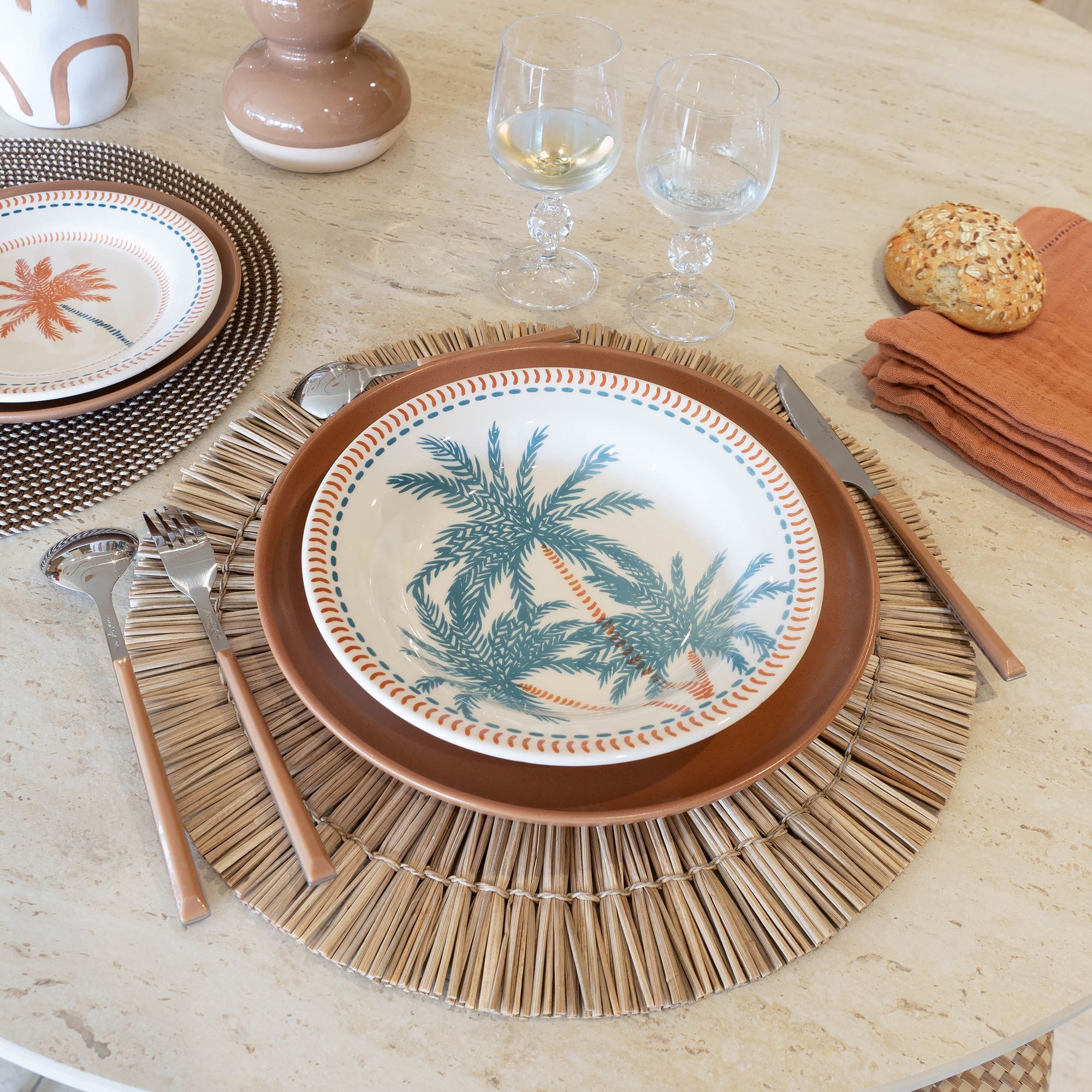 Lot de 6 assiettes creuses dessin tropical en grès 21,5cm TROPIQUE