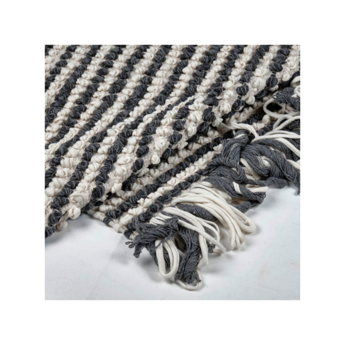 Tapis 60 x 80 cm tissu texturé petits pompons avec franges bicolores - MARINE