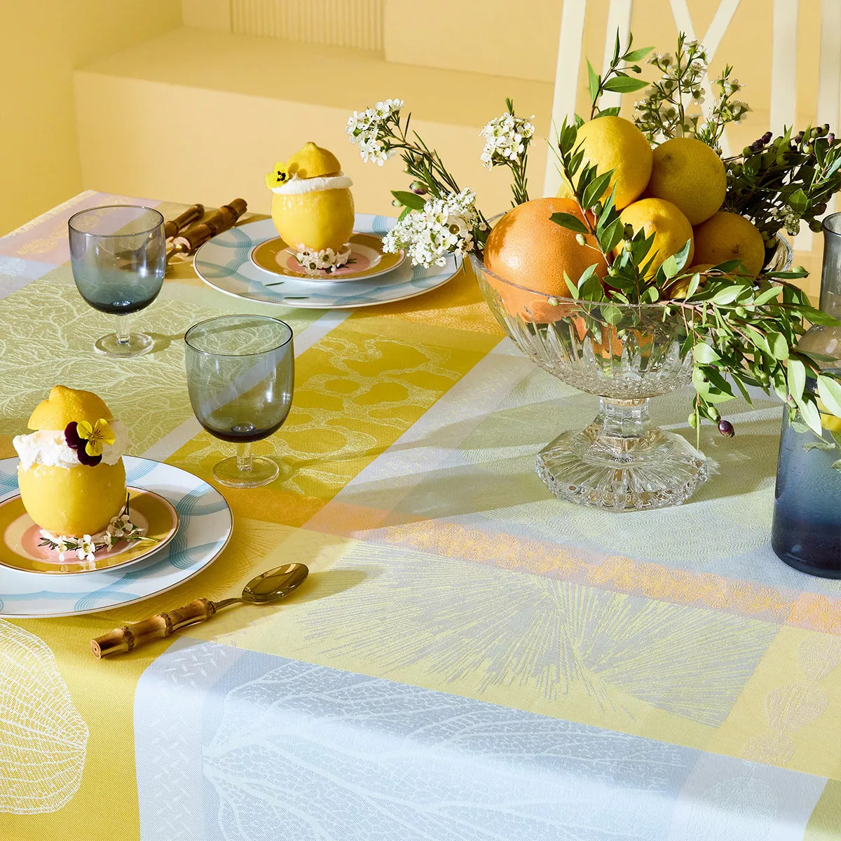 Nappe pur coton enduit motif jacquard jaune vert Mille lieues aube