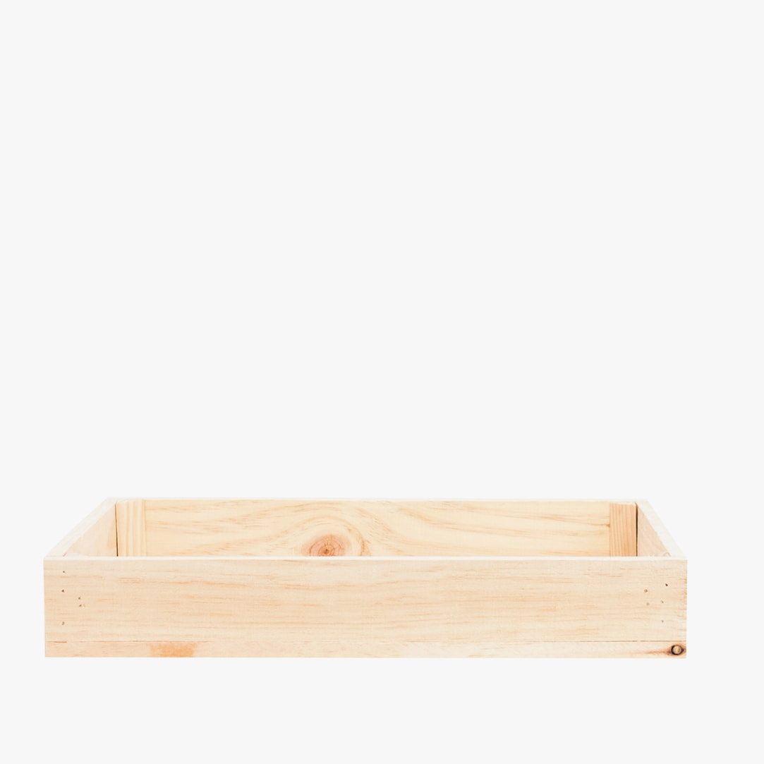 Caja de madera maciza en tono natural pequeña Alto: 7.5 Largo: 49 Ancho: 29.5