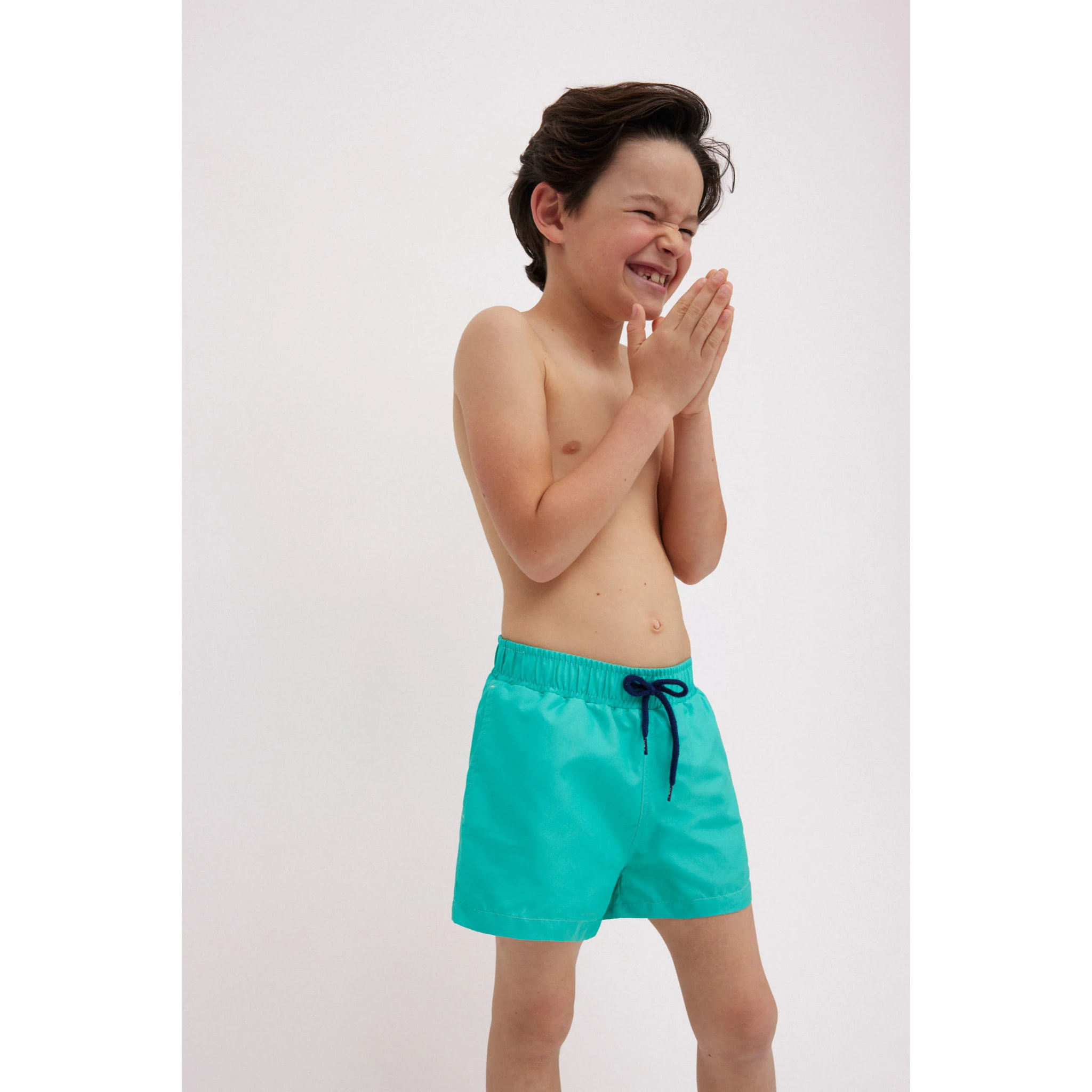 Costume da bagno corto da ragazzo blu scuro in tinta unita