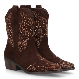 Botín cowboy mujer caña media con tachuelas decorativas y tacón bajo