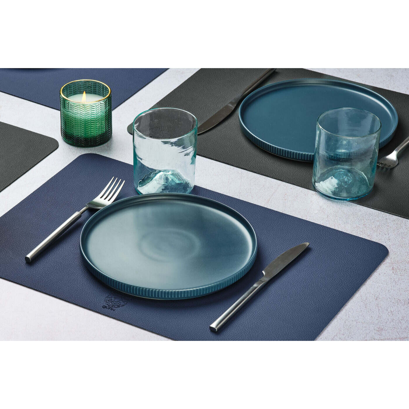 Set de table rectangulaire réversible - 6 pièces - Cuir recyclé bleu nuit et gris anthracite