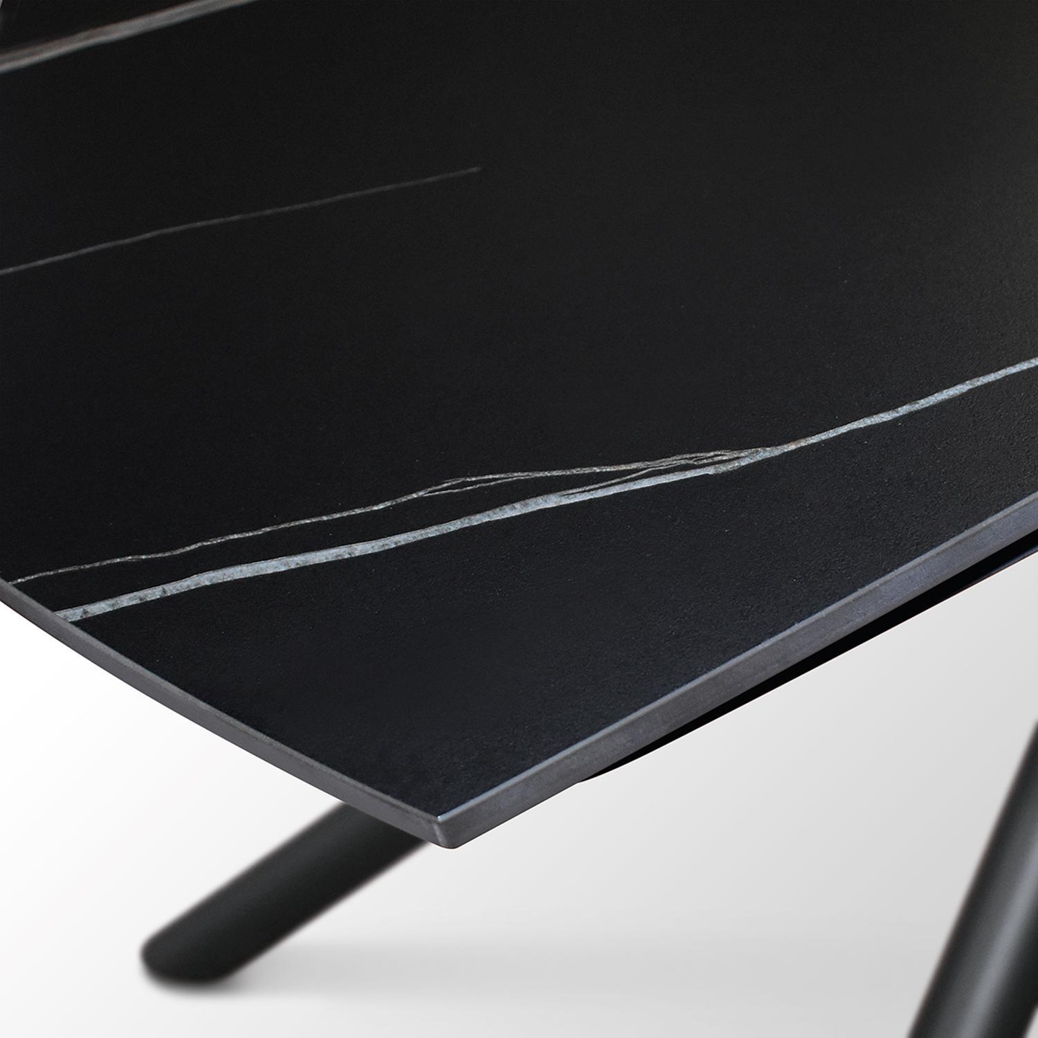 Tavolo BONIFACIO in ceramica nero Sahara e base in metallo verniciato nero, allungabile 120x88 cm - 180x88 cm