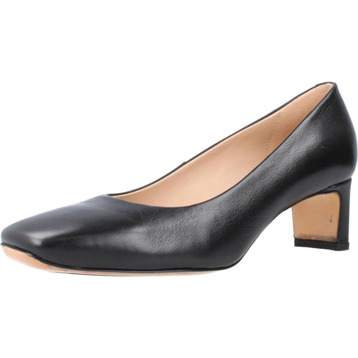 Salones Mujer de la marca GEOX  modelo D VIVYANNE MID C A NEGRO