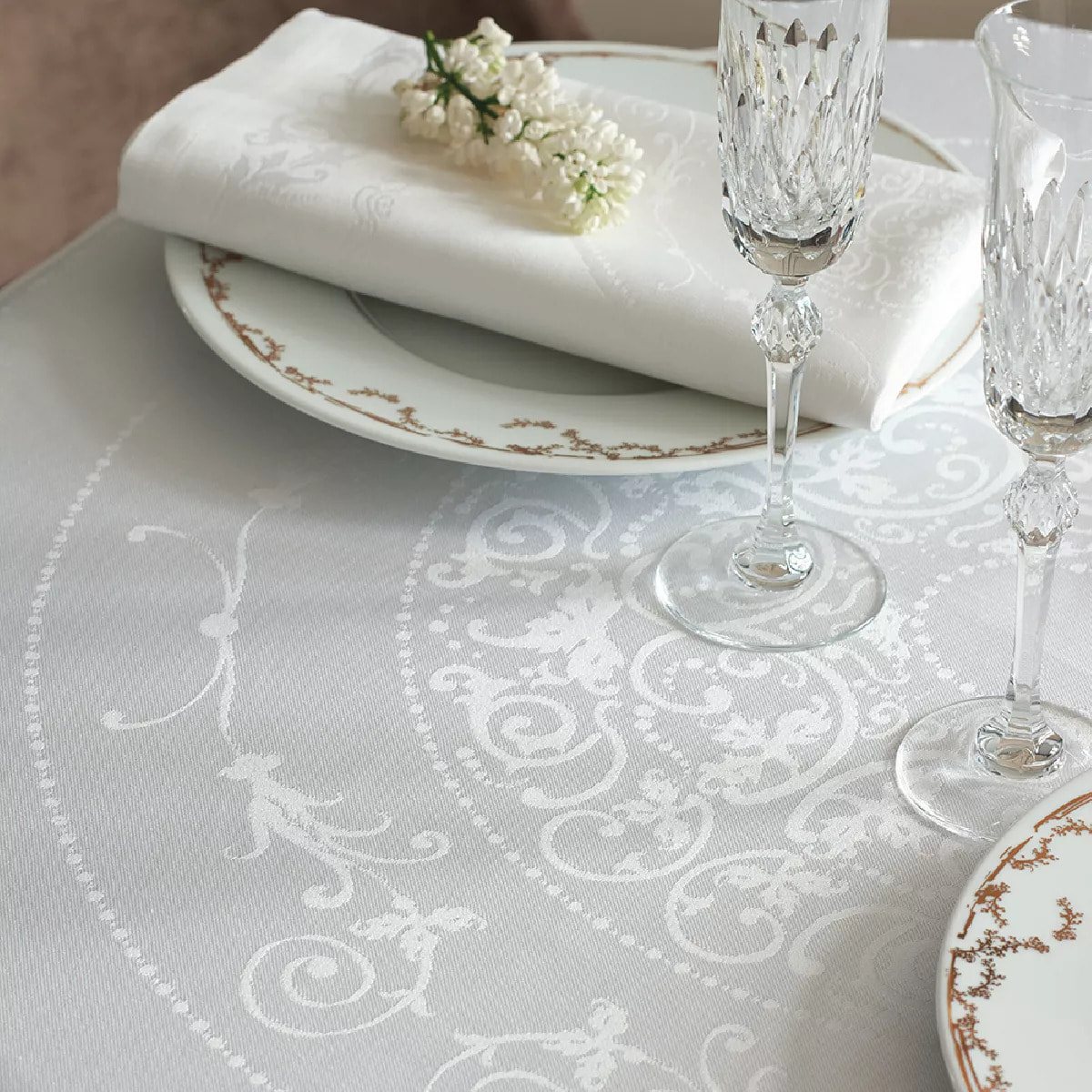 Nappe anti tache pur coton motif jacquard Comtesse blanc