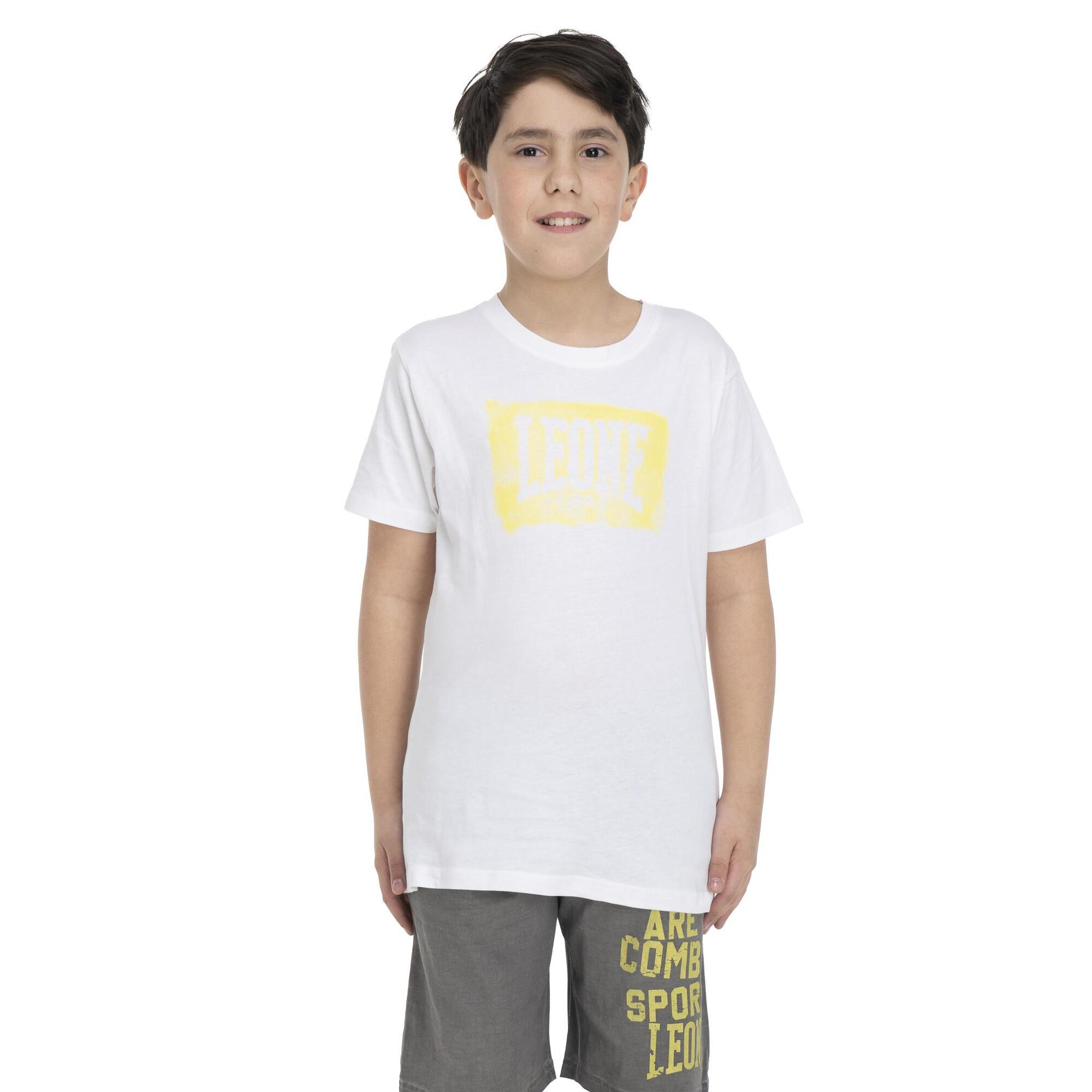 Mono de calle con logo grande para niño.