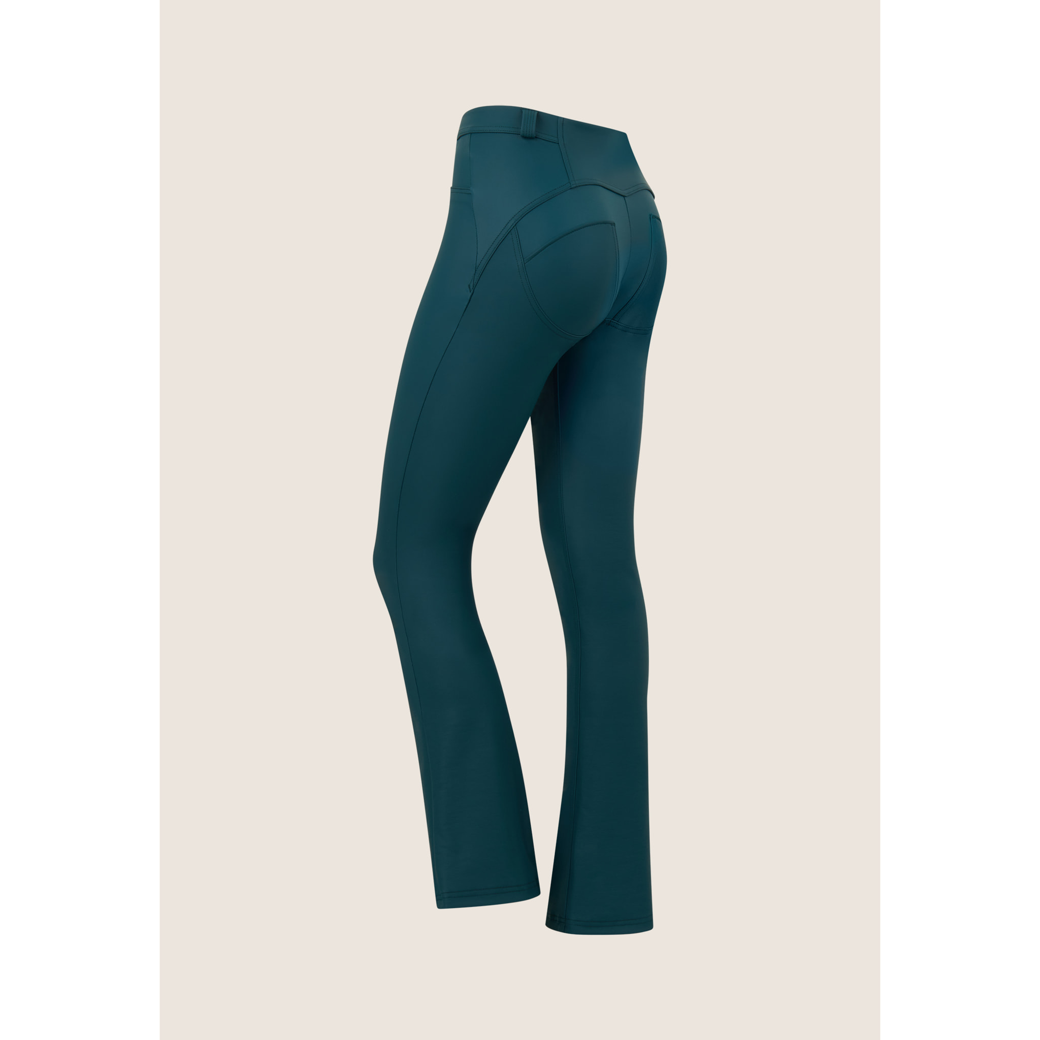 Pantaloni WR.UP® vita regular fondo bootcut in similpelle