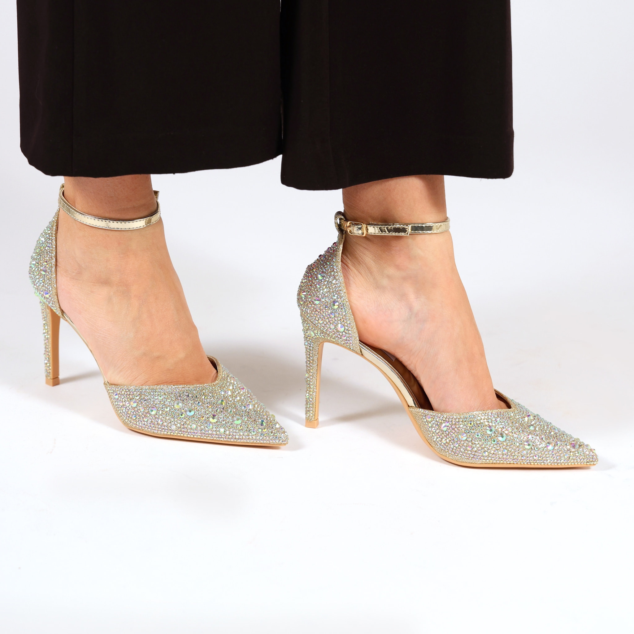 Sandali in simil pelle ricoperti di strass con tacco a spillo