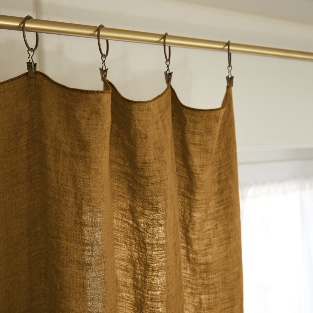 Lot de 2 rideaux ajustable + 8 anneaux pince "Soline" 140 x 270 cm Lin lavé - Couleur: Soline Caramel