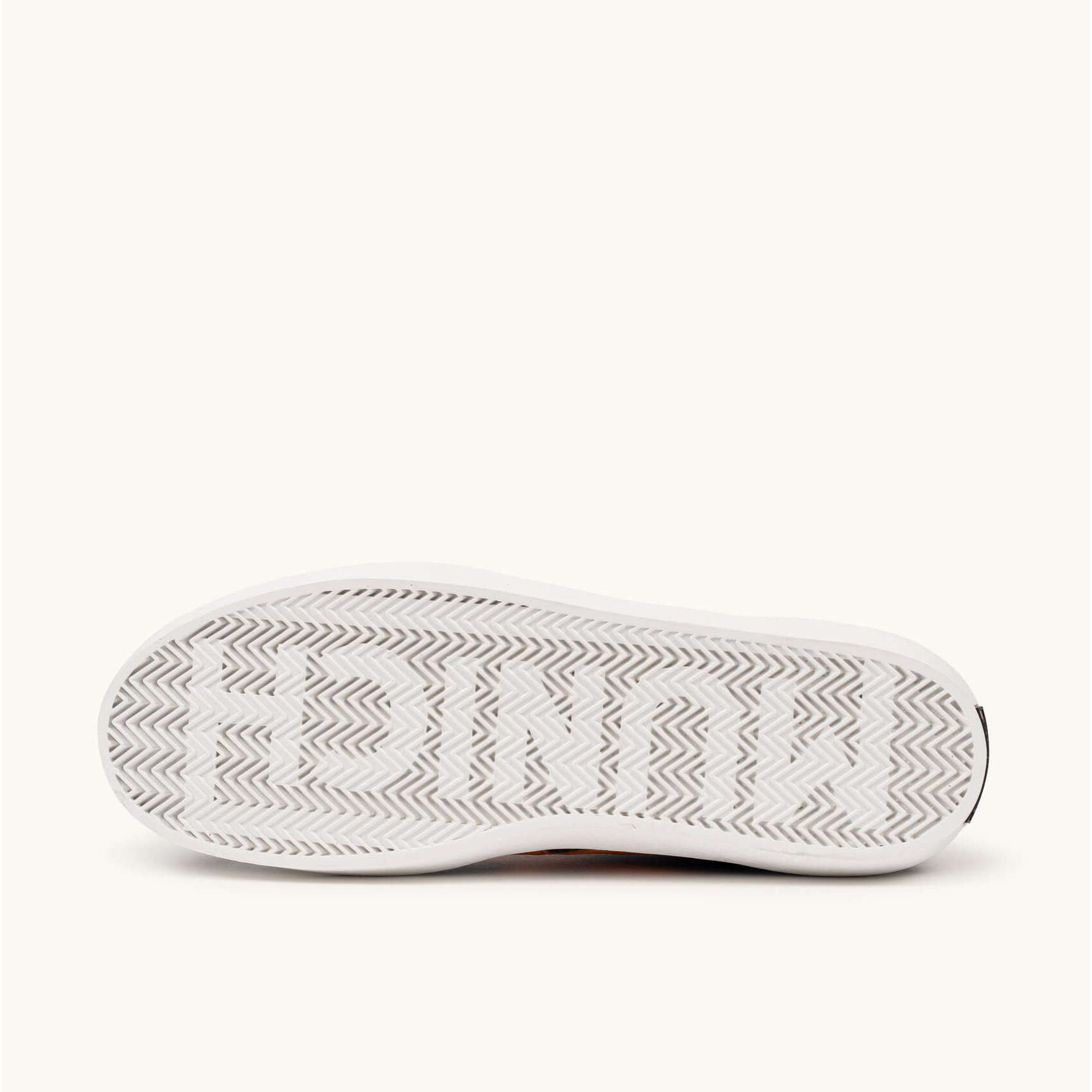 Zapatilla Casual Urbana con Estética Noventera MUNICH BREAK 48