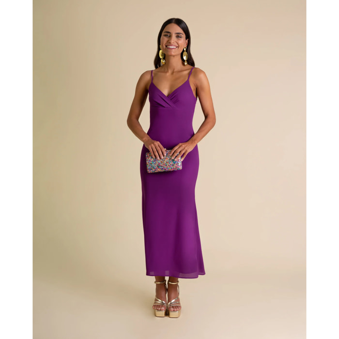 Vestido midi de tirantes con escote v.