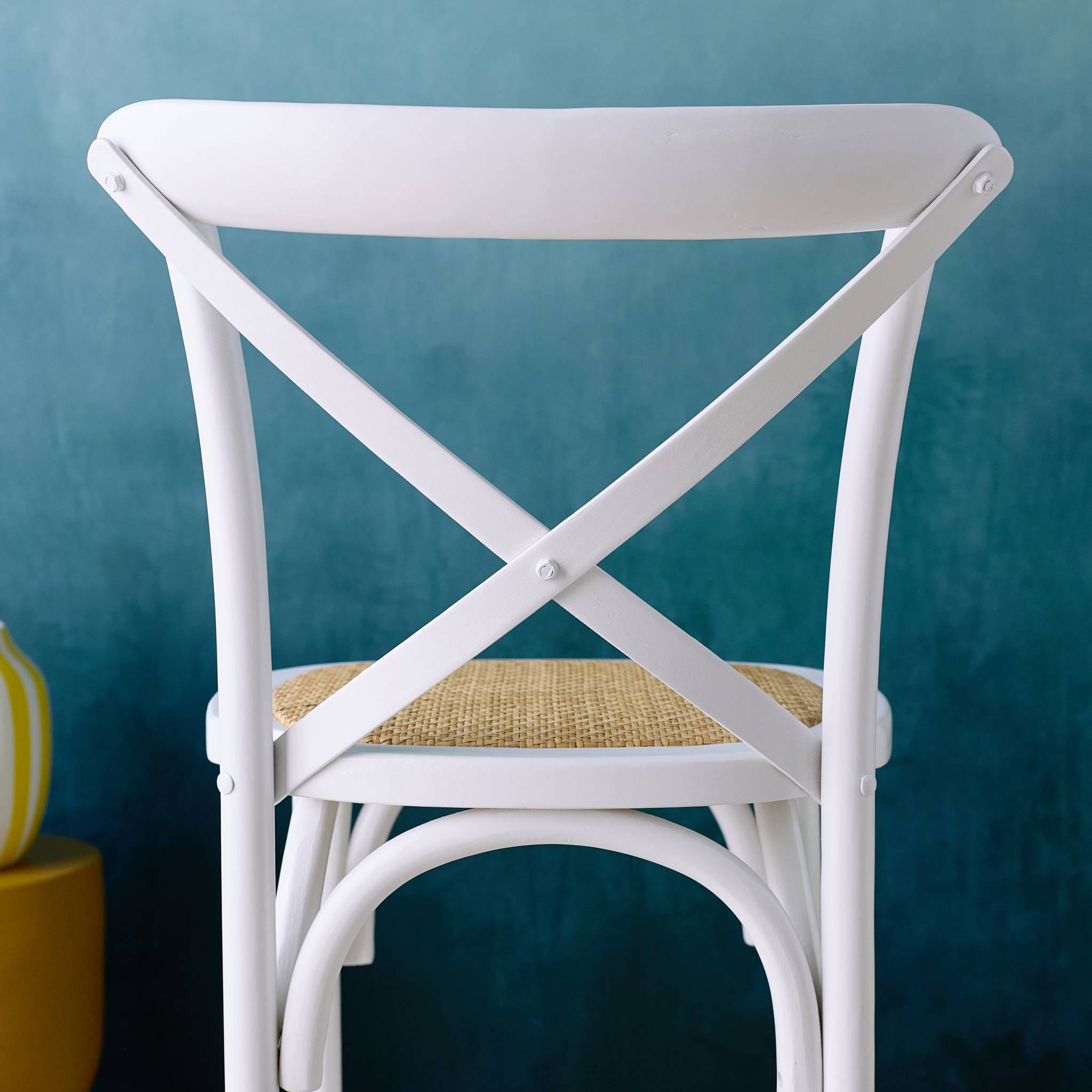 Tabouret de bar bistrot vintage en bois blanc avec repose-pieds