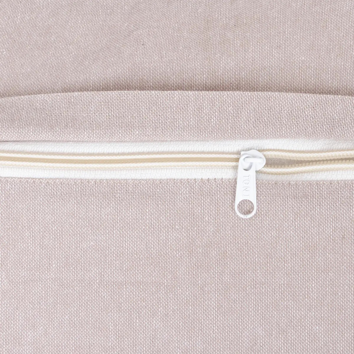 COUSSIN CASSE NOISETTE  45X45