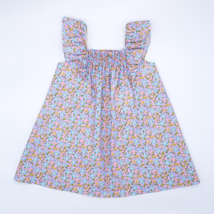 Vestido corto estampado de flores azules, volantes en las sisas,falda fruncida.