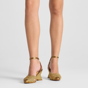 Zapato salón Joy cuña geométrica en trenzado metalizado artesanal con pulsera y escote en V