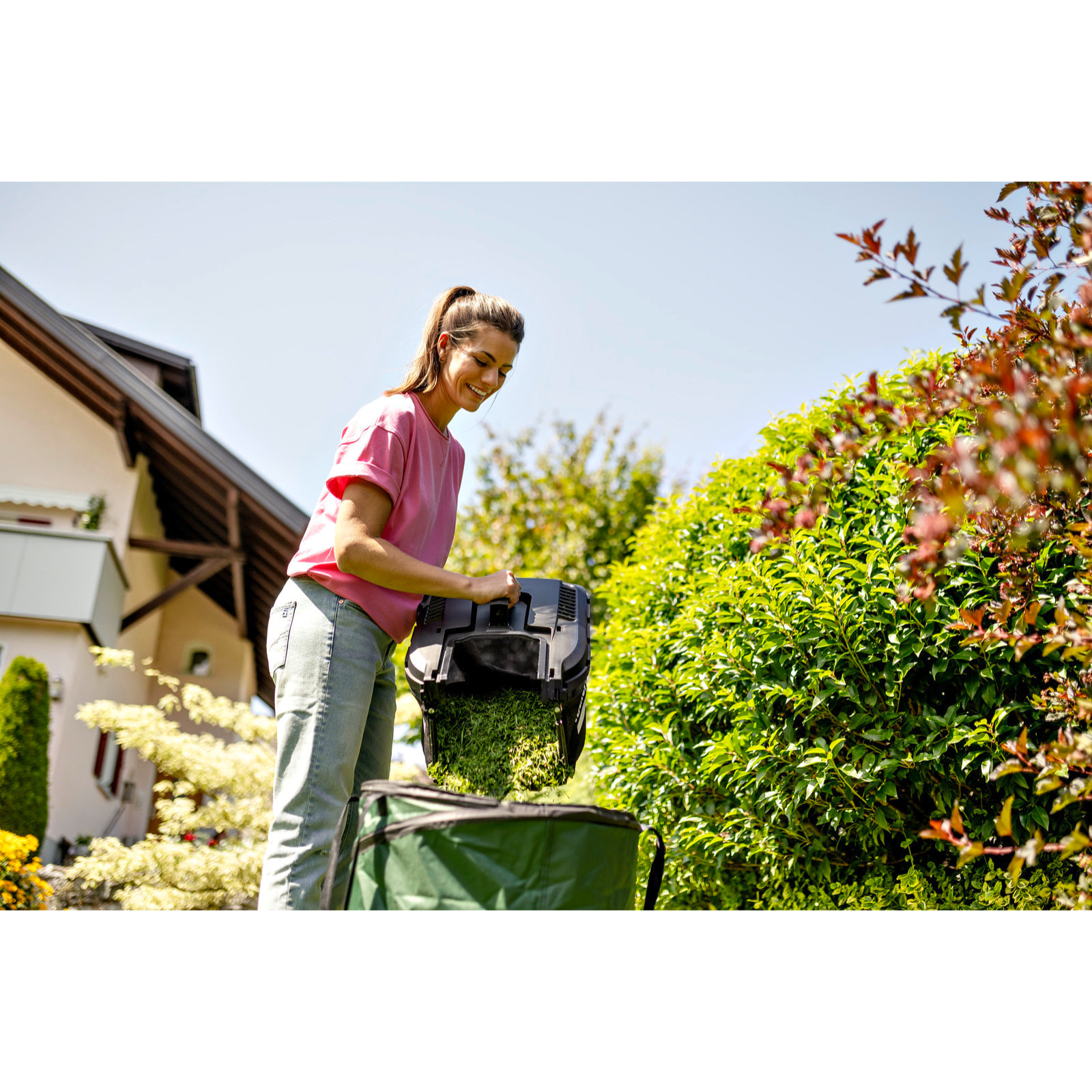 Tondeuse à gazon sans fil Karcher LMO 2-18 - Coupe 32 cm- mulshing- 250 m²- Batterie 18V 2-5 Ah
