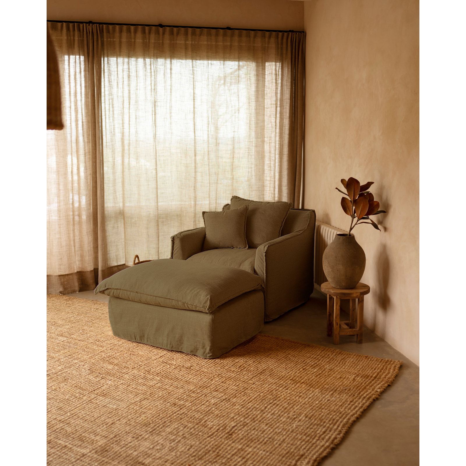 Pouf en coton et lin déhoussable ton vert de 90x72cm Hauteur: 47 Longueur: 90 Largeur: 72