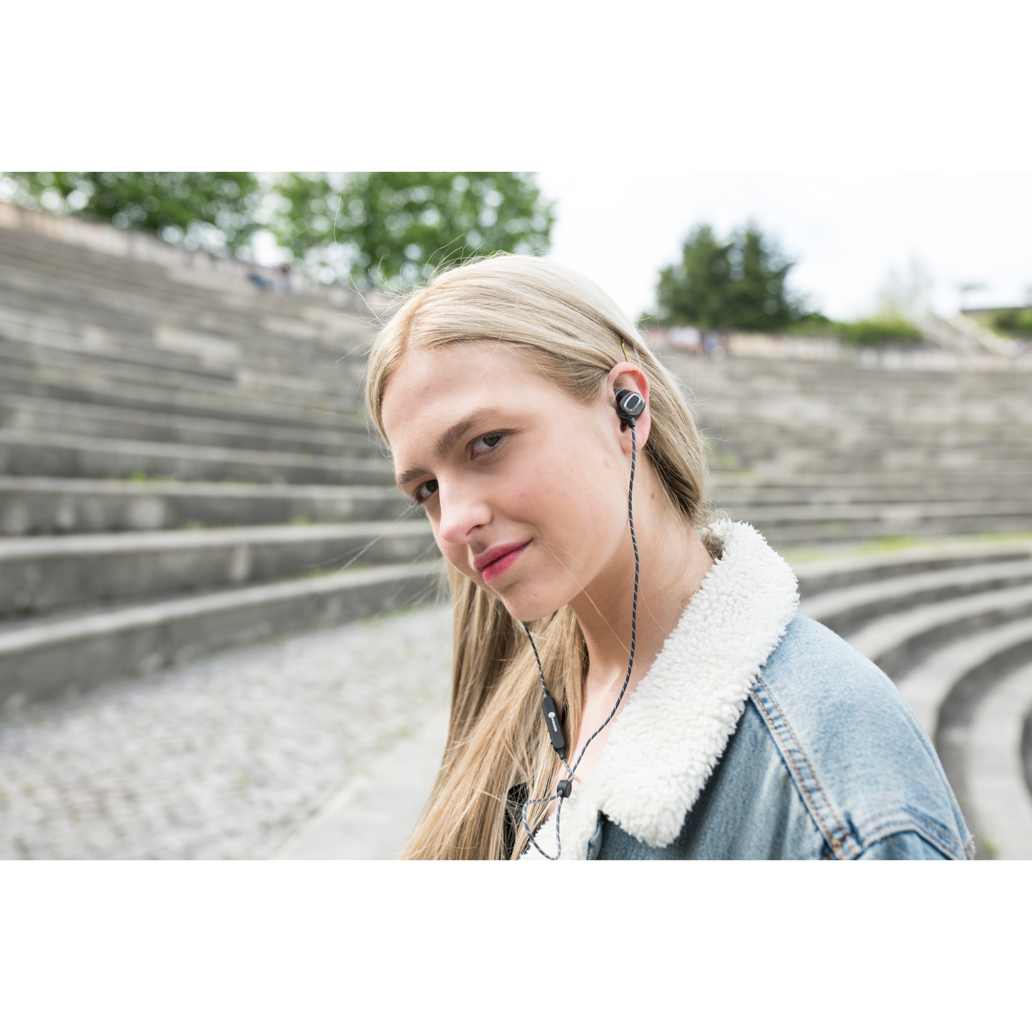 MAGNUSSEN M4 EARPHONES en color Negro