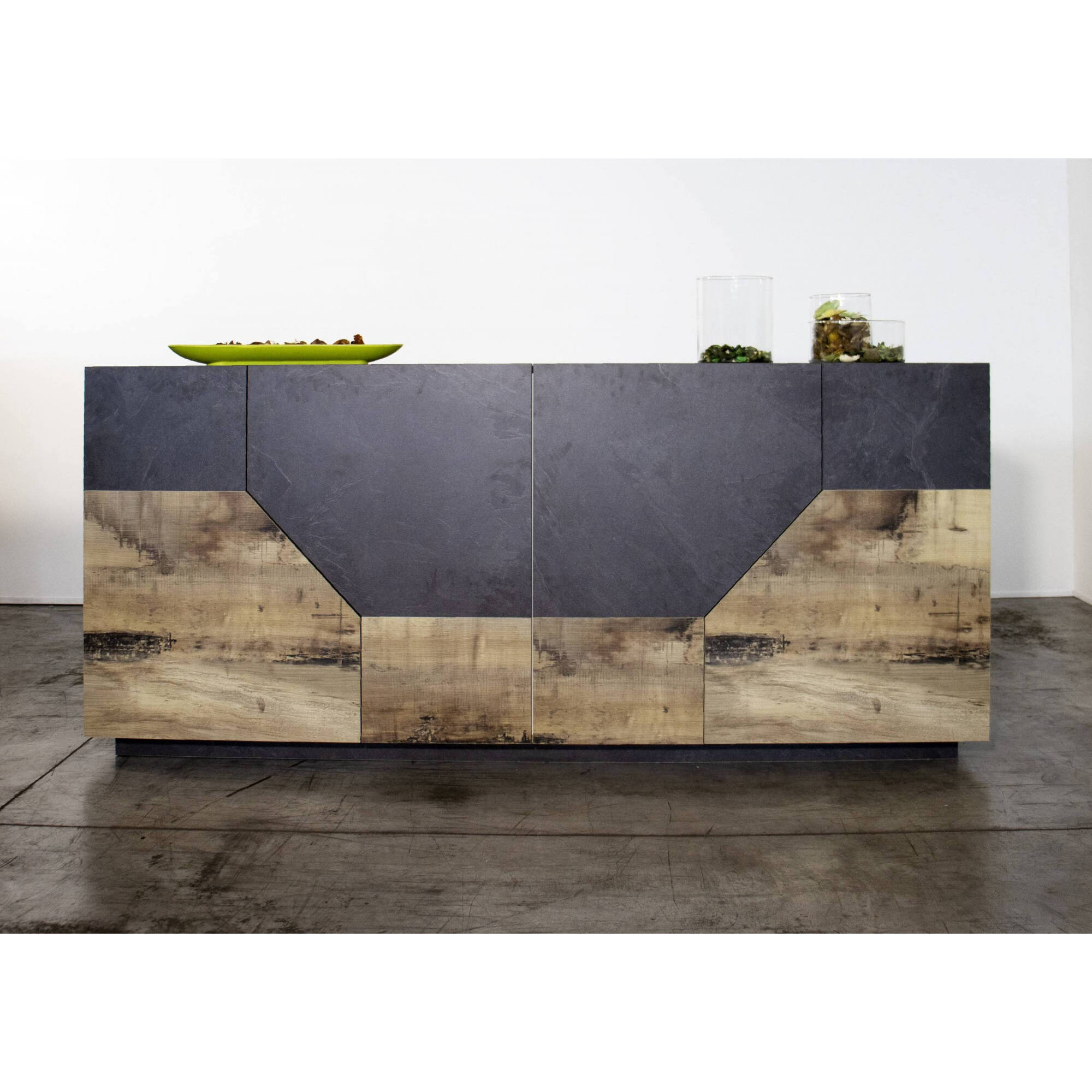 Credenza moderna a 4 ante geometriche, Made in Italy, Madia da cucina, Buffet di design da soggiorno, Cm 159x43h86, Ardesia e Acero