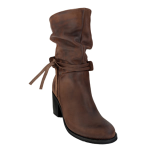 Stivaletti in pelle di vitello con tacco comodo