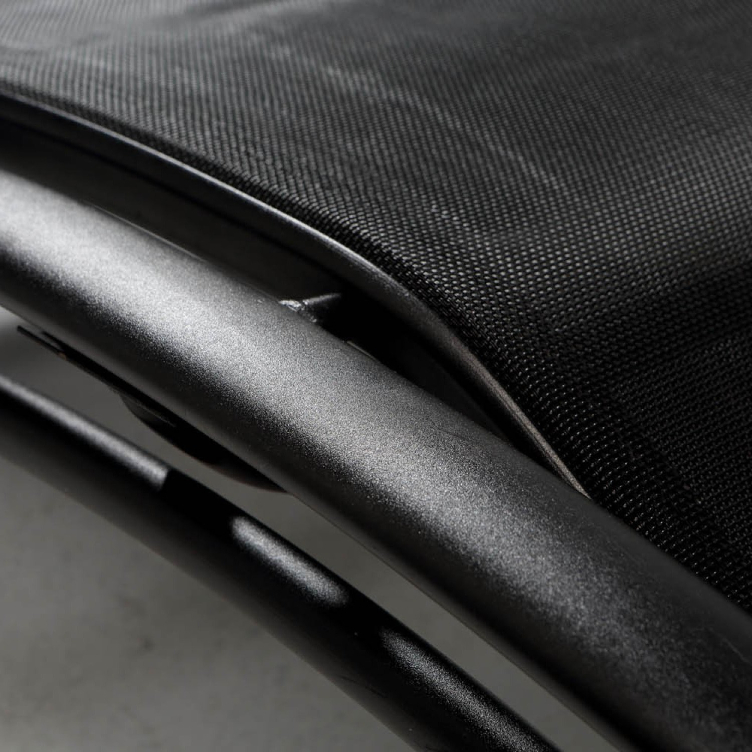 VERGARA Transat ajustable et empilable avec pieds en acier noir